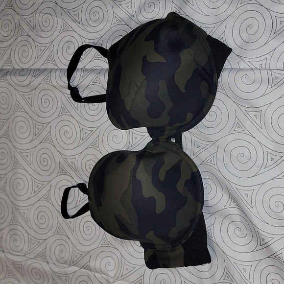 PINK Victoria's Secret Other - PINK Victoria's Secret Wear Everywhere T-Shirt Lightly Lined Bra